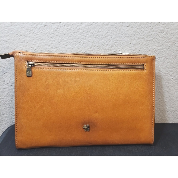 Pratesi Firenze Tan Handbag. Can be carried as clutch or wristlet. - Picture 3 of 9